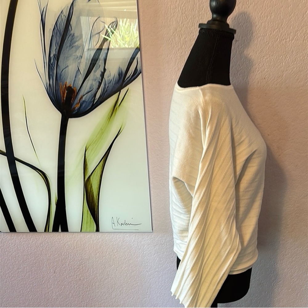 Tahari sweater size XS - Picture 3 of 6